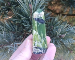 Jadeit obelisk Pákistán 89 g - ZELENÝ MAJÁK