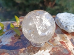Křišťál s limonitem koule 240 g - TVOŘIVÝ SVĚT