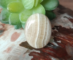 Kalcit žlutý kabošon 3 cm