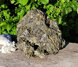 Epidot přírodní 10,2 kg - UZDRAVENÍ NITRA a PROPOJENÍ S PŘÍRODOU 