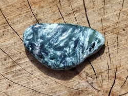 Serafinit troml 3,82 g - KŘÍDLO