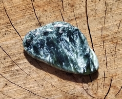 Serafinit troml 3,82 g - KŘÍDLO