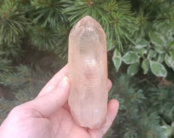 Krystal křišťálu s hematitem 300 g - DOW KRYSTAL 