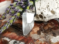 Lemurský křišťál s dírkou - přívěsek 2,7 cm - SPOJOVATEL ČASU
