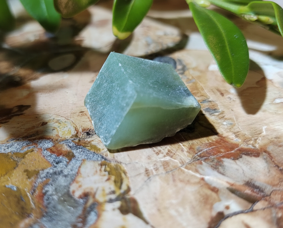 Nefrit drahokamový 3,05 g - LÁSKA A HOJNOST