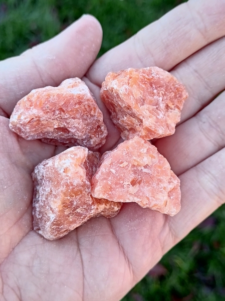 Kalcit oranžový surový výběrový 20-30 g