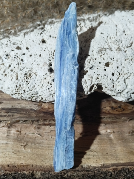 Kyanit modrý 20 g - KOMUNIKÁTOR - druhá strana krystalu
