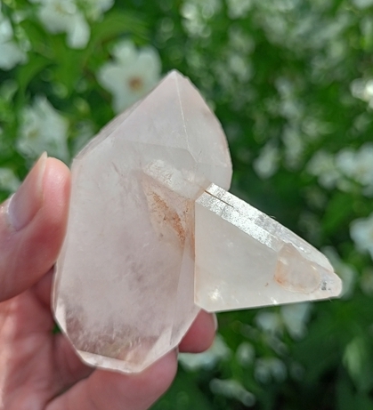 Krystal křišťál-křemen  JAK NAHOŘE TAK DOLE - osobní krystal 