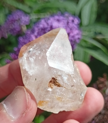 Křišťál window quartz  39,8 g URYCHLOVAČ