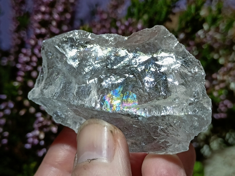 Křišťál krystal větší 60,9 g - SVĚTELNÁ BYTOST 