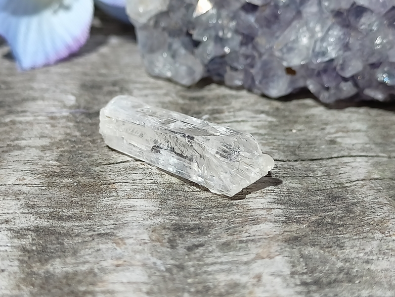 DANBURIT krystal 2,15 g 