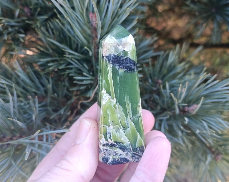 Jadeit obelisk Pákistán 89 g - ZELENÝ MAJÁK