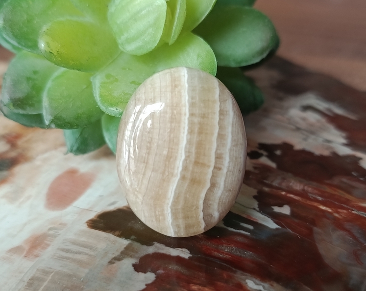 Kalcit žlutý kabošon 3 cm
