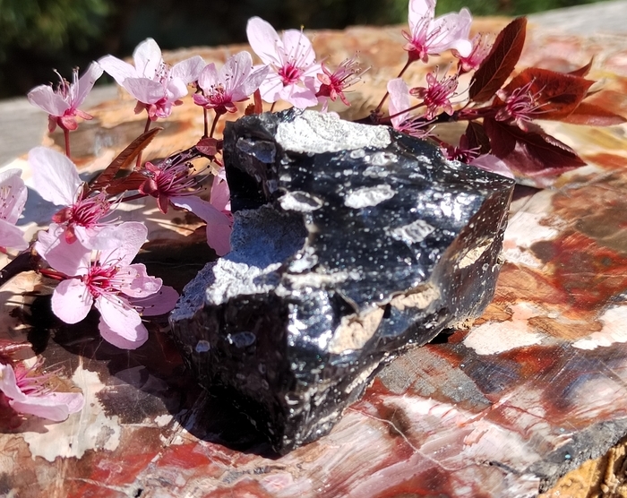 Obsidián surový 105,6 g Vulcano