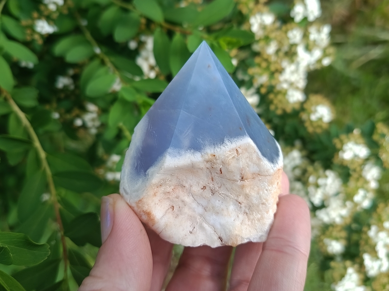 Chalcedon modrý s horninou špice 150 g - NEBE NA ZEMI