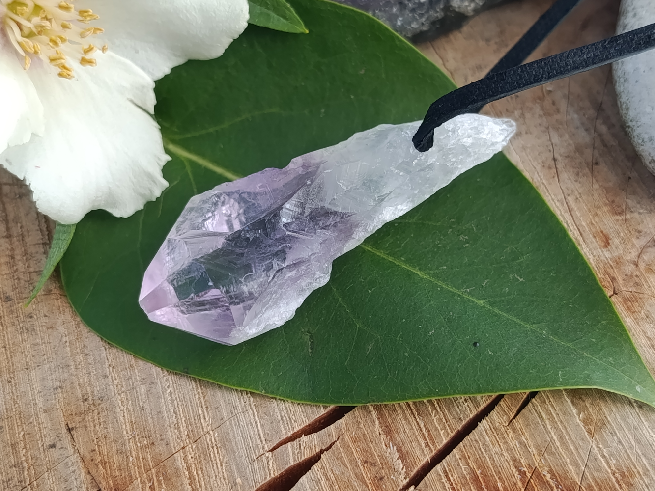 Ametystová špice krystal 4,5 cm přívěsek - PRŮVODCE